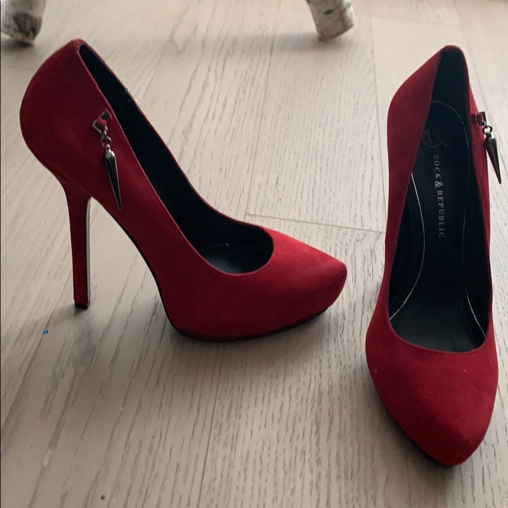 Rock and Republic platform pump